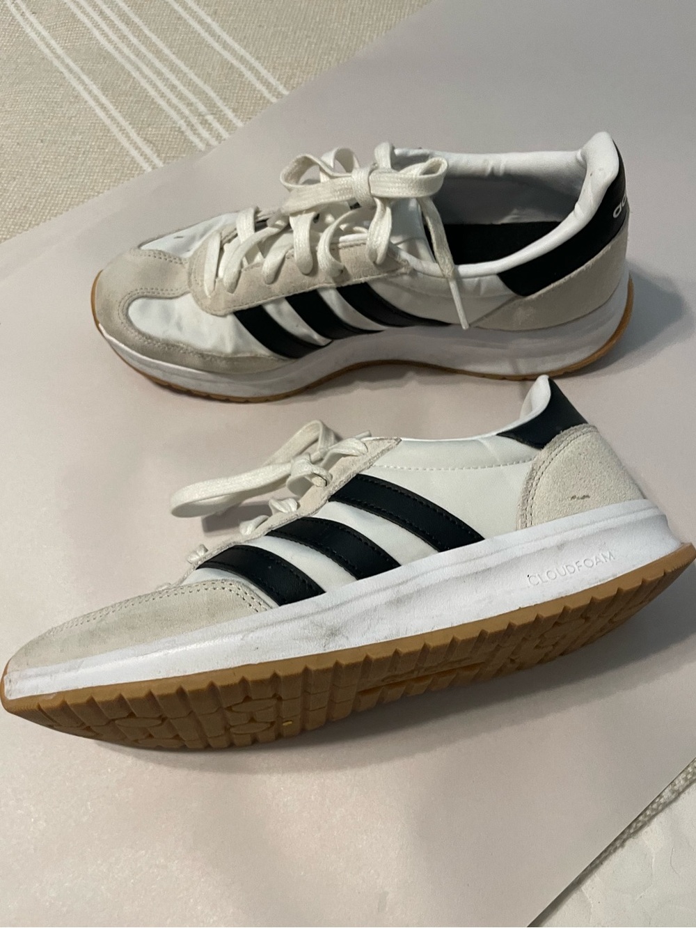 adidas Cloudfoam White Black Gum Sole Sneakers Women’s 7.5 Retro Sport - Picture 5 of 8